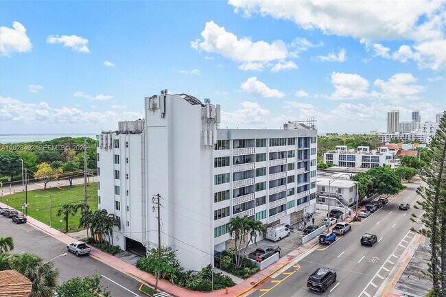 Building Photo - 8233 Harding Ave