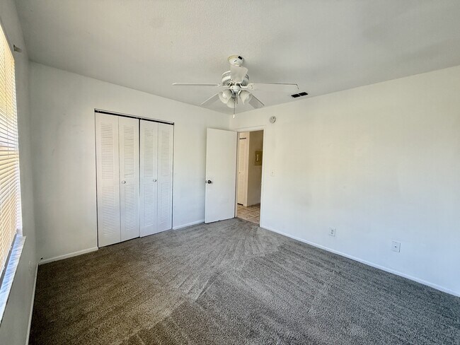 Building Photo - 733 Michigan Ct