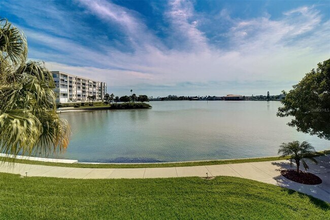 Primary Photo - 7912 Sailboat Key Blvd S