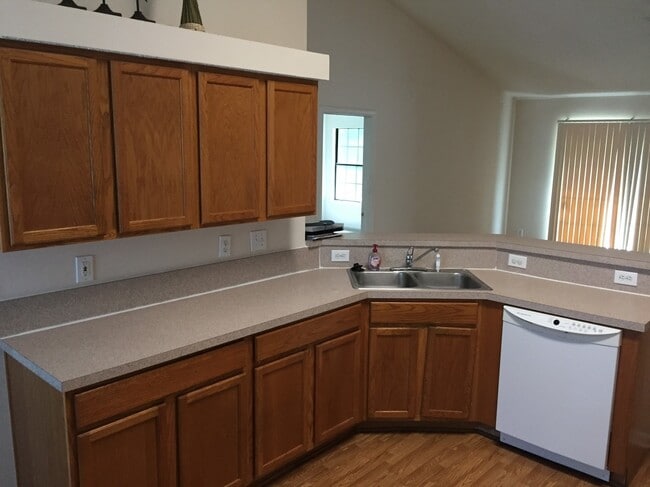 Building Photo - 12376 Richards Glen Ct