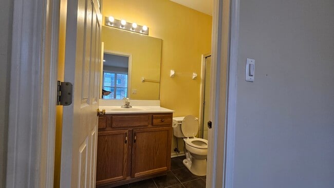 Building Photo - 151 N Waters Edge Dr