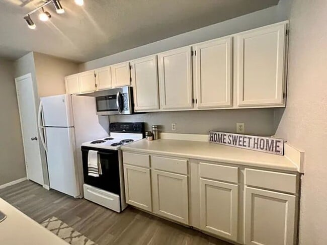 Building Photo - 1,562 sf Duplex in Norman