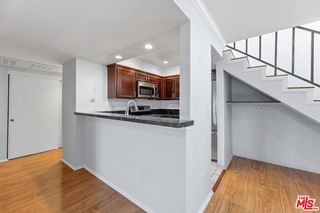 Building Photo - 5325 Newcastle Ave