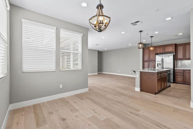 Building Photo - 118 Bonano Ln