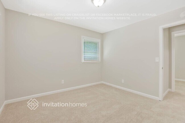 Building Photo - 1721 Flintwood Dr SE