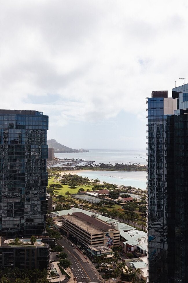 Building Photo - 1000 Auahi St