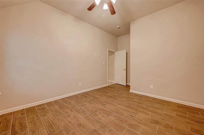 Building Photo - 722 Silver Creek Cir