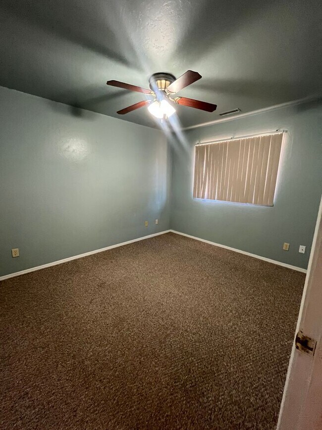 Building Photo - 9665 E Magma Dr