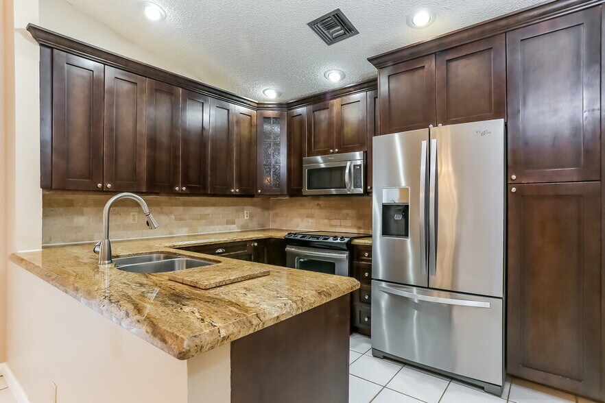 Building Photo - 21080 Woodspring Ave