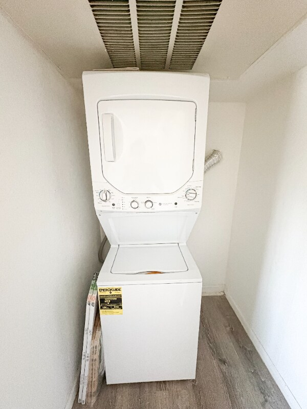 Building Photo - 1110 E Highland Ave