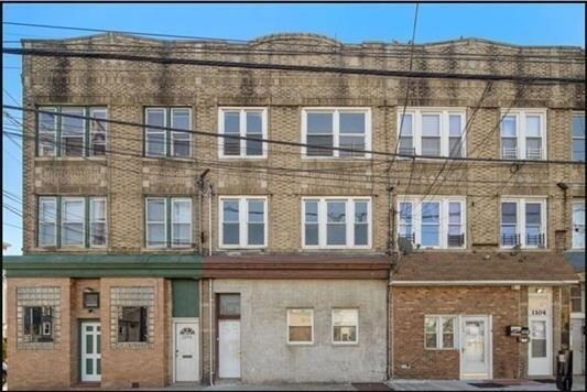 Building Photo - 1104A Avenue C
