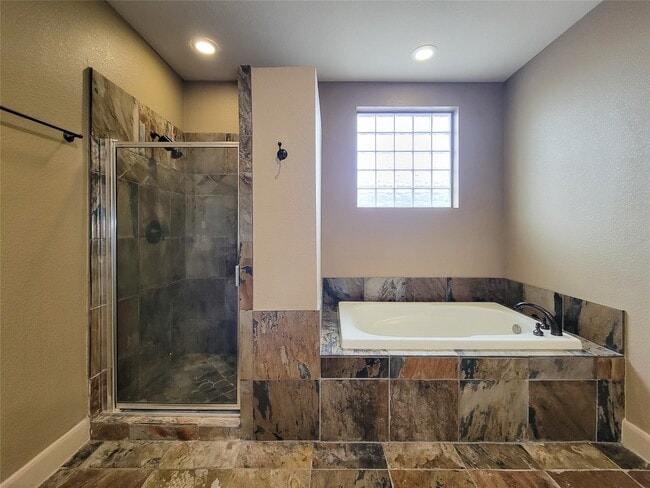 Building Photo - 1605 W 14th St