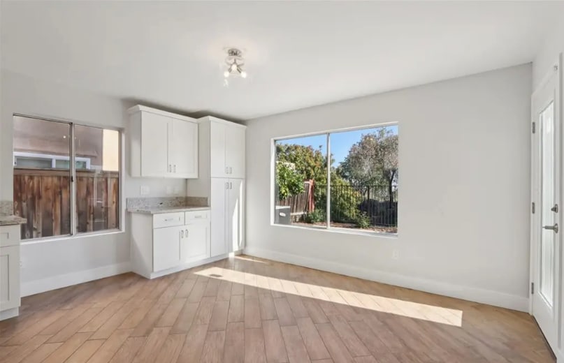 Building Photo - 16021 Augusta Dr