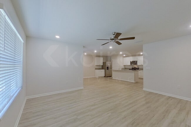 Building Photo - 341 Monarch Ln