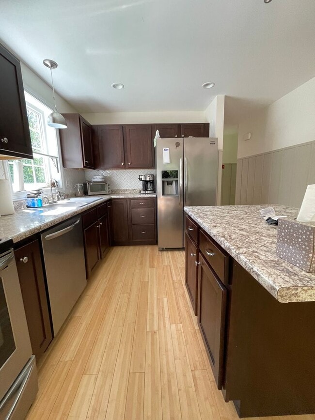 Building Photo - 7 Browns Freehold