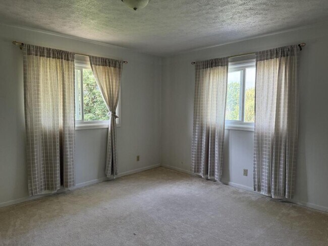 Building Photo - 1694 Arthur Dr