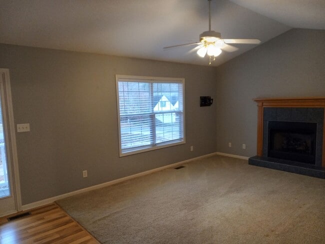 Building Photo - Gorgeous home in Weaverville available now!