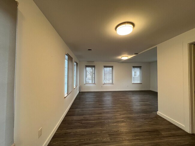 Building Photo - 3109 Hancock Ave