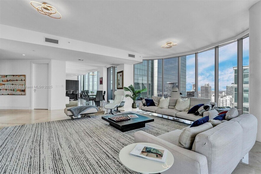 Building Photo - 200 Biscayne Boulevard Way