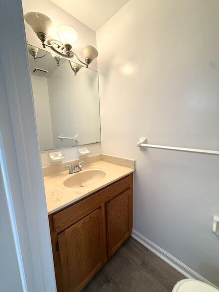 Building Photo - 691 Biltmore Dr