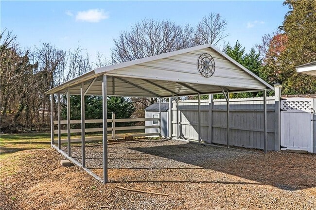 Building Photo - 257 Stegall Dr