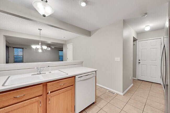 Building Photo - $2,295.00 4 bed, 2.5 bath in Colorado Springs with In Unit Laundry!