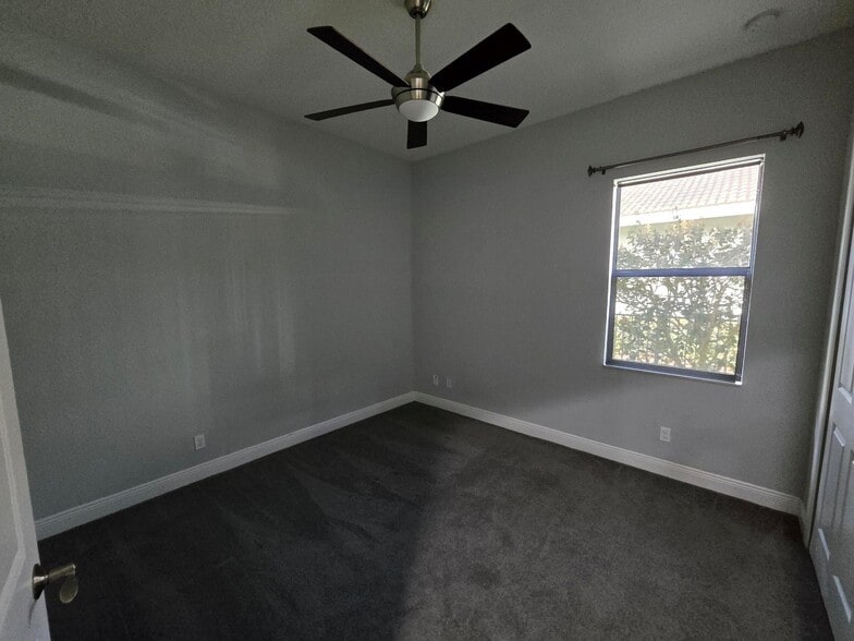 Building Photo - 2095 NW Diamond Creek Way