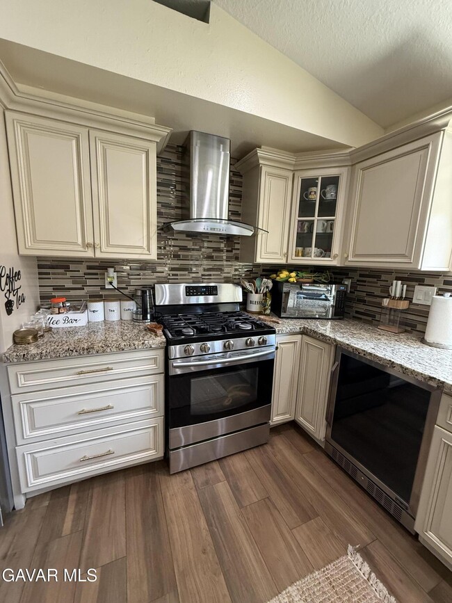 Building Photo - 44637 Cerisa St