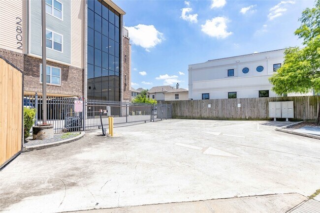 Building Photo - 2802 Morrison St