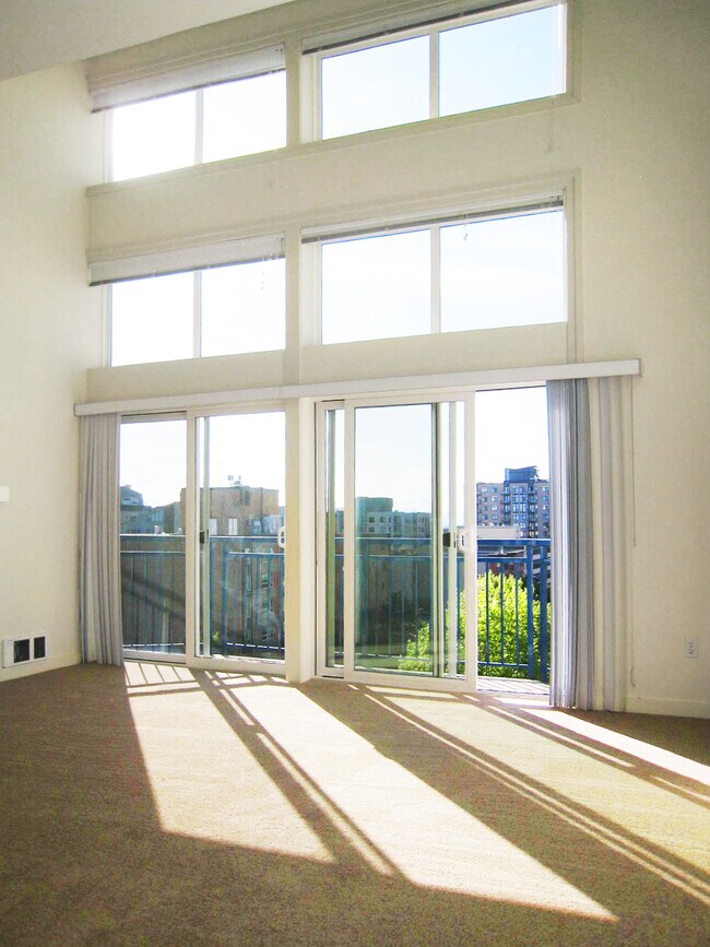 Building Photo - 2414 1st Ave