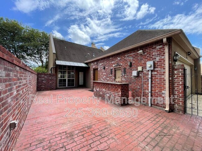 Building Photo - 40056 Champion Tif Dr E