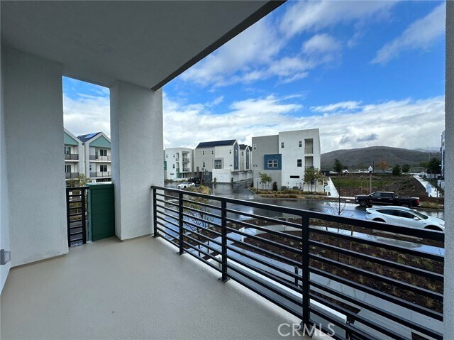 Building Photo - 206 Sash