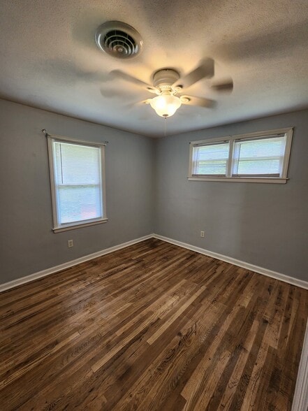 Building Photo - 3106 Mowles Rd