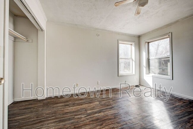 Building Photo - 2701 S Phillips Ave