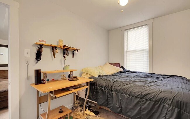 Bedroom #1 - 57 Harrop Plz