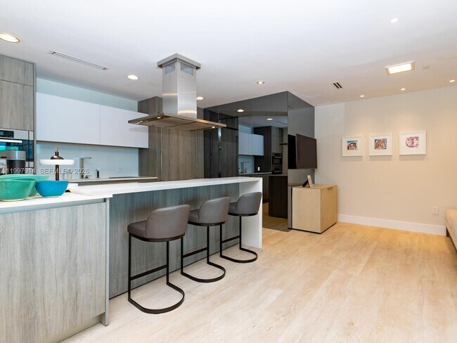 Building Photo - 360 Ocean Dr