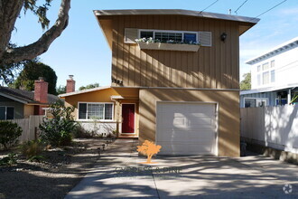 Building Photo - Charming Pacific Grove Home for Lease!