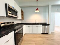 Building Photo - 517 Gillis St