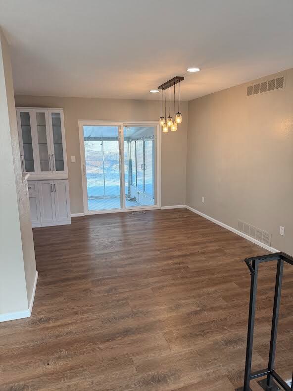 Building Photo - 1002 Barbi Ct