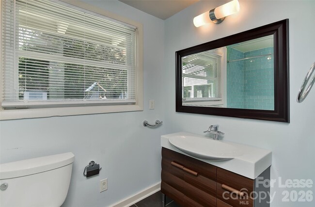 Building Photo - 3111 Spring Valley Rd