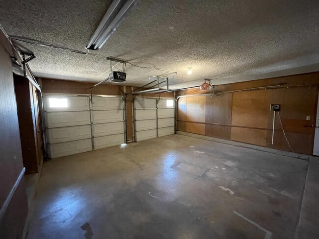 Building Photo - 7916 Albany Ave