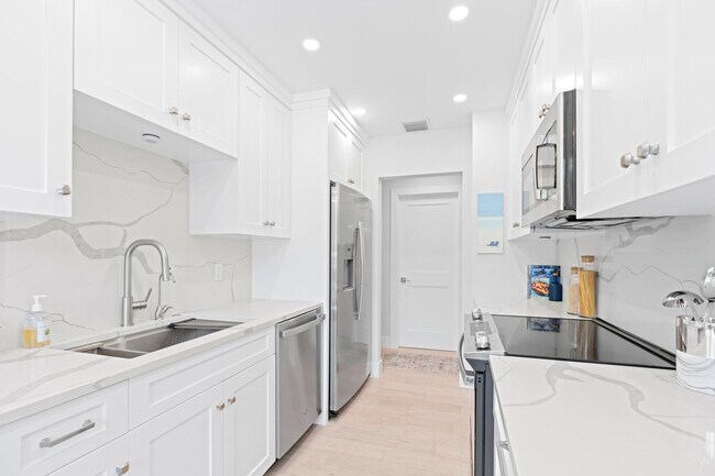 Building Photo - 1801 S Flagler Dr