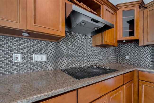 Building Photo - 311 N Esplanade Ln