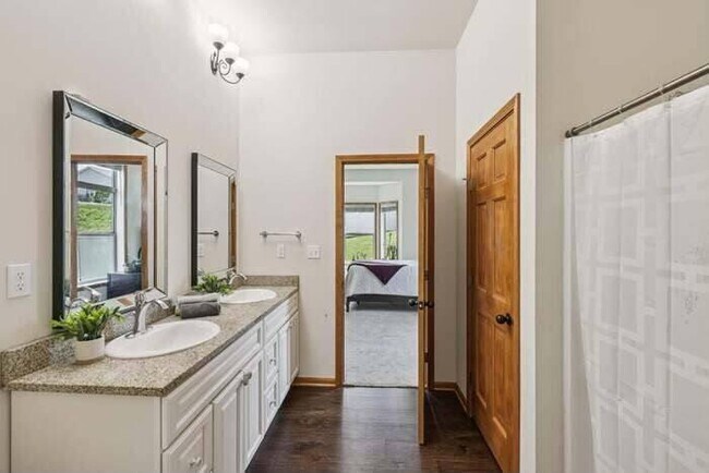 Building Photo - 4338 Sandstone Dr