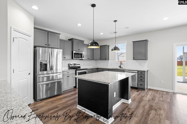Building Photo - 13 Spinney Ct