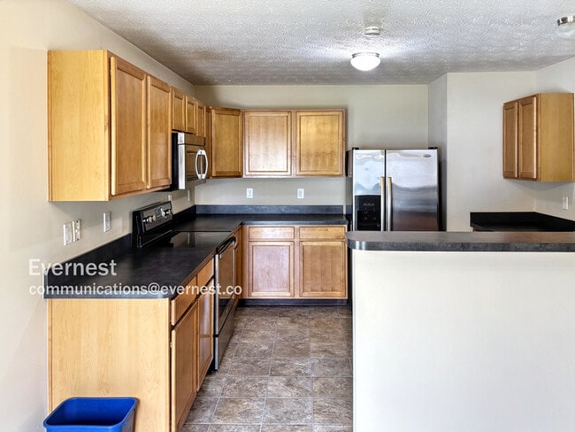 Building Photo - 5679 Marshfield Dr