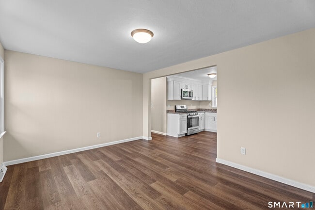 Building Photo - 194 South End Rd