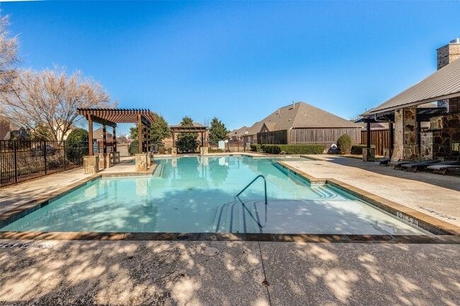 Building Photo - 704 Thetford Ln