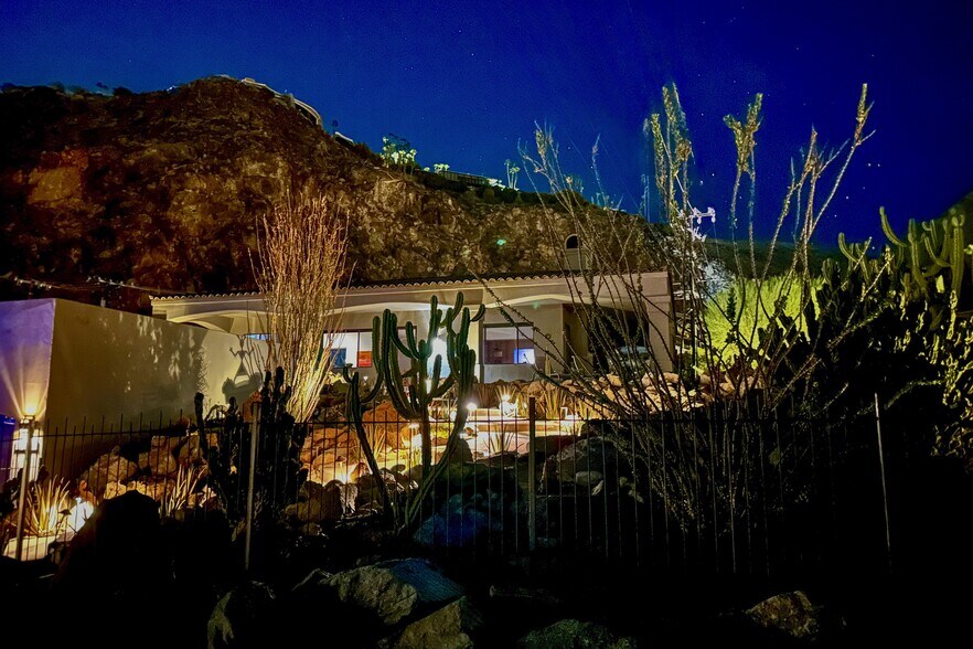 Building Photo - 2800 Cholla Pl