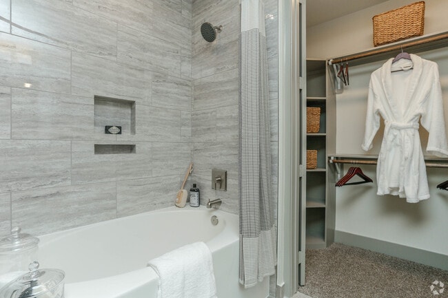 Building Photo - Downtown High-Rise Living – 1 Month Free +...